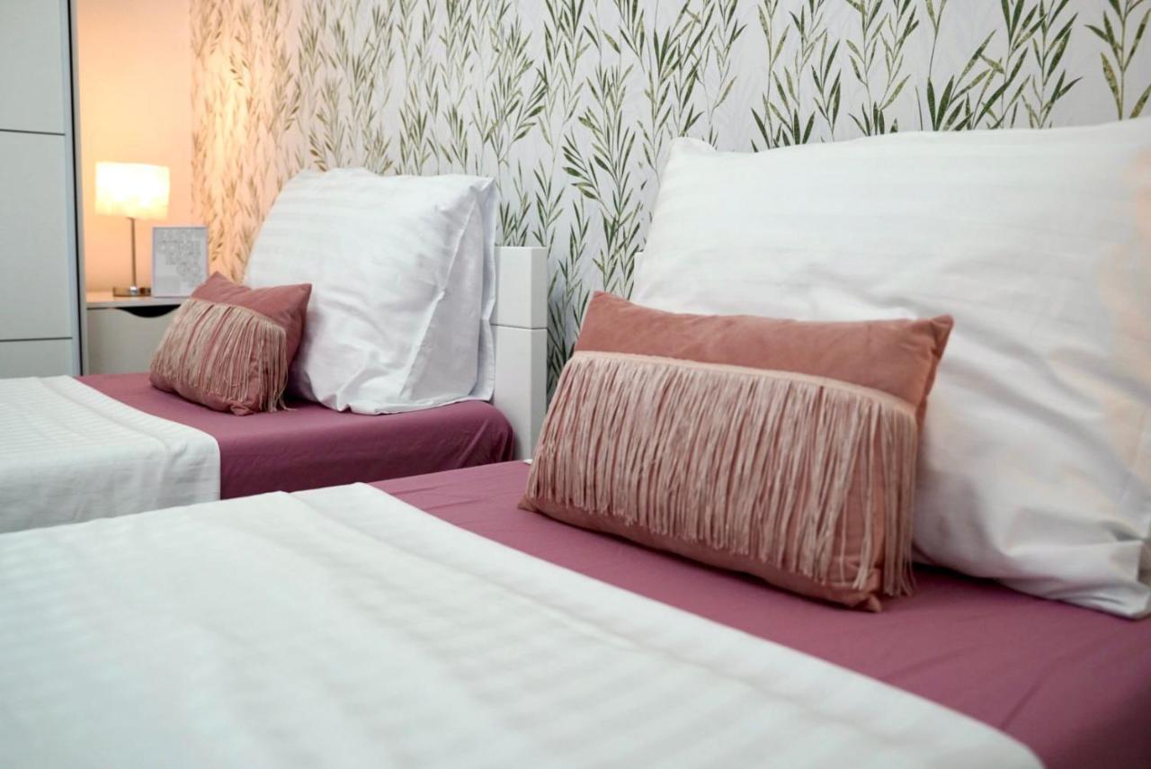 Apartment For 6 + Free Parking Place 자다르 외부 사진